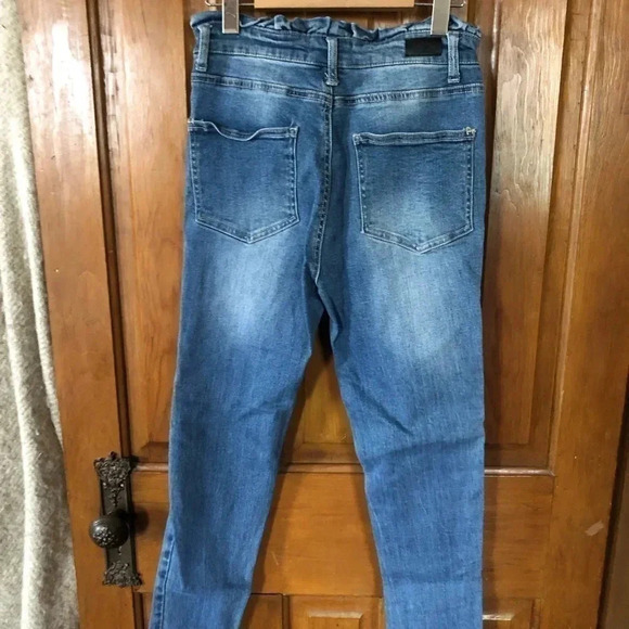 Paperbag Skinny Jeans With Tie - Picture 3 of 9